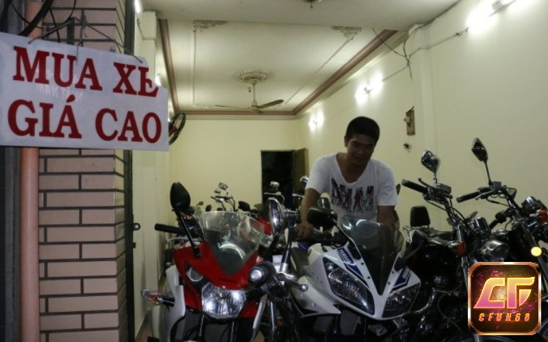 Phố xe máy cũ ngã tư Phú Nhuận với rất nhiều cửa hàng uy tín 